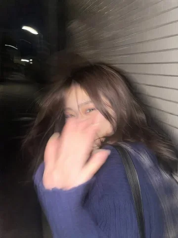 Realistic Smartphone Motion Blur Night Snapshot — Nano Banana 2 AI Prompt: Ultra-realistic candid smartphone photo, 3:4 vertical. Original non-identifiable...
