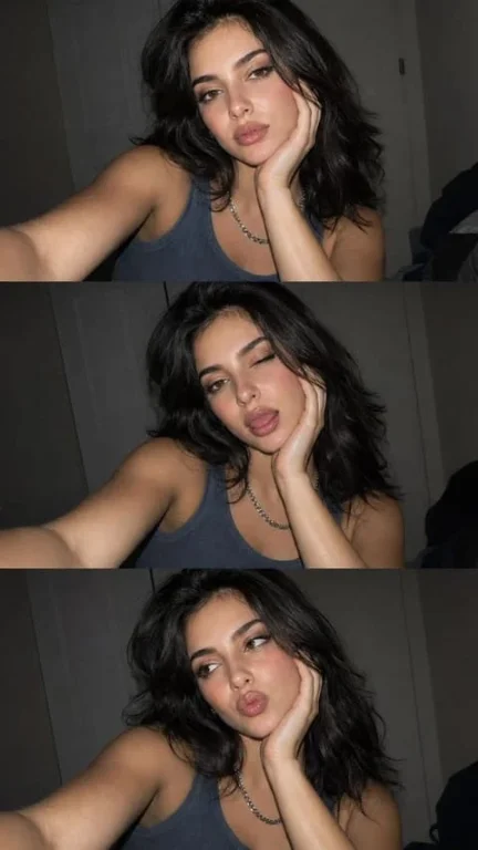 Stacked Smartphone Flash Selfie