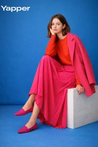 Minimalist Studio Warm Tone Fashion Editorial Portrait — Nano Banana 2 AI Prompt: { "scene": "minimalist fashion studio editorial portrait", "subject": { "type":...