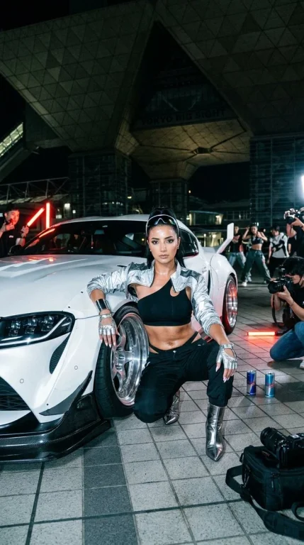 Night Drift: Tokyo's Automotive Spectacle