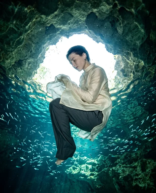 Underwater Surreal Fashion Editorial 3