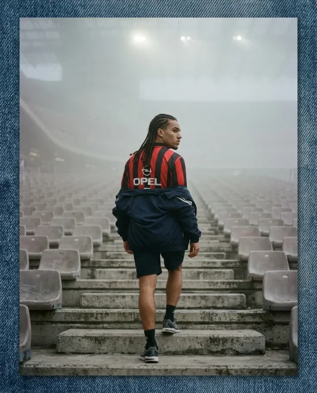 Foggy Stadium Retro Football Kit 6