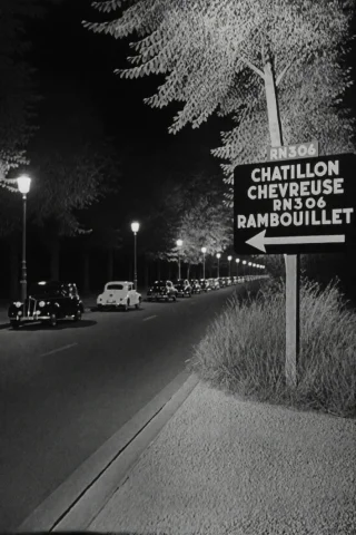 Monochrome, 1940s Film Noir, Heavy Film Grain, Hard Side Lig... — Stable Diffusion AI Prompt: monochrome, 1940s film noir, heavy film grain, hard side lighting, deep shadows....