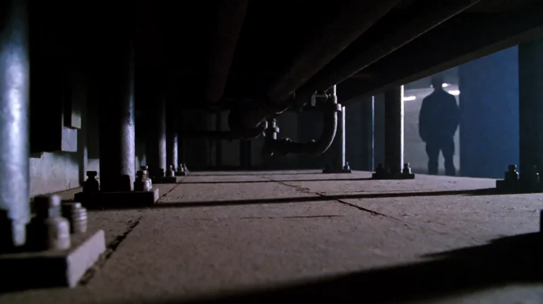 Zlndr2001, A Low-angle Shot Captures The Underside Of A Heav...