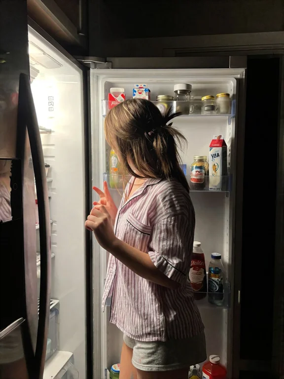 R3alism, Candid Raw Amateur Photo Taken Late At Night In A P...