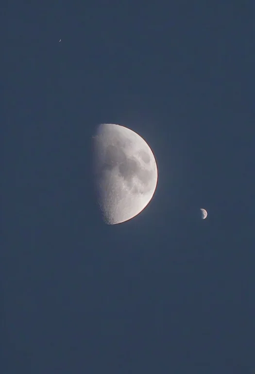 Whiteember, Moon