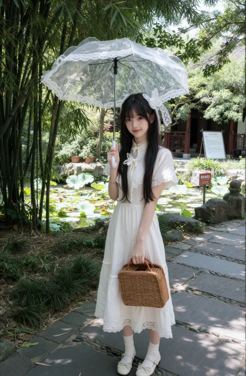 户外园林人像摄影,全身照。一位年轻漂亮的亚洲女性站在园林的石...
