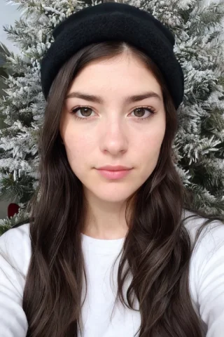Chupipaleta Photorealistic, With Glass Black, Brown Hair, 35... — Stable Diffusion AI Prompt: chupipaleta photorealistic, (with glass black), Brown hair, 35 years old, little...